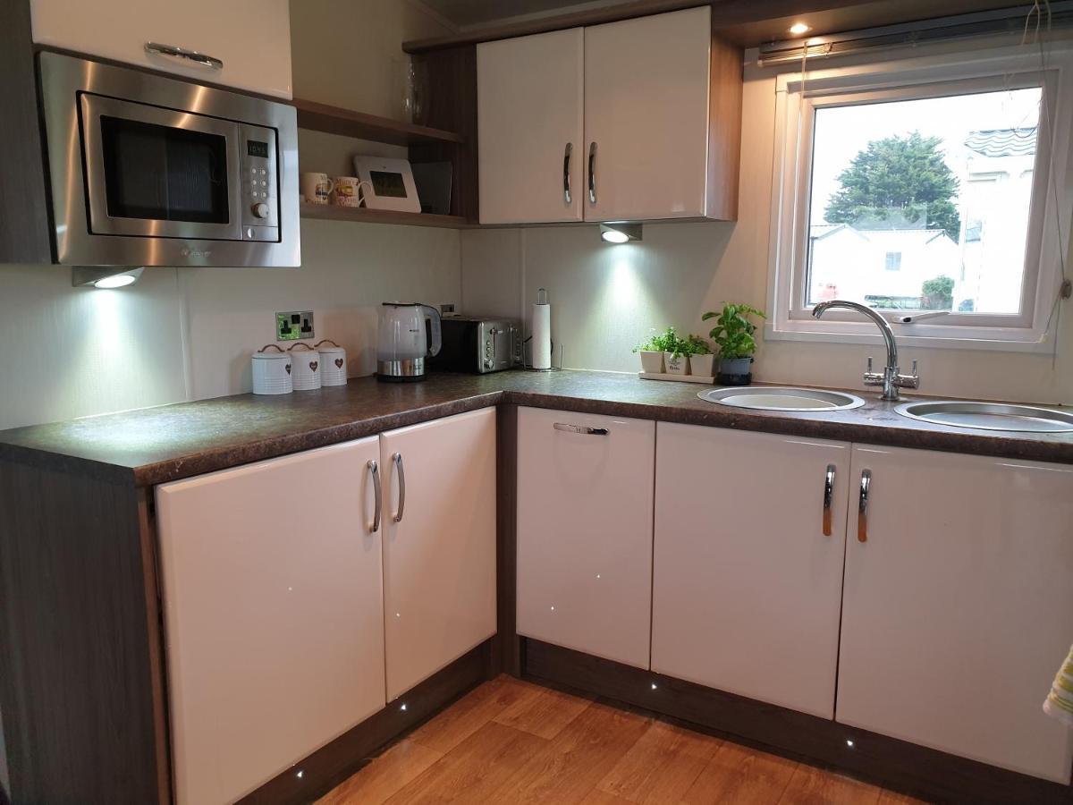 Privately Owned Stunning Caravan Seawick Holiday Park St Osyth Jaywick Sands Exterior foto