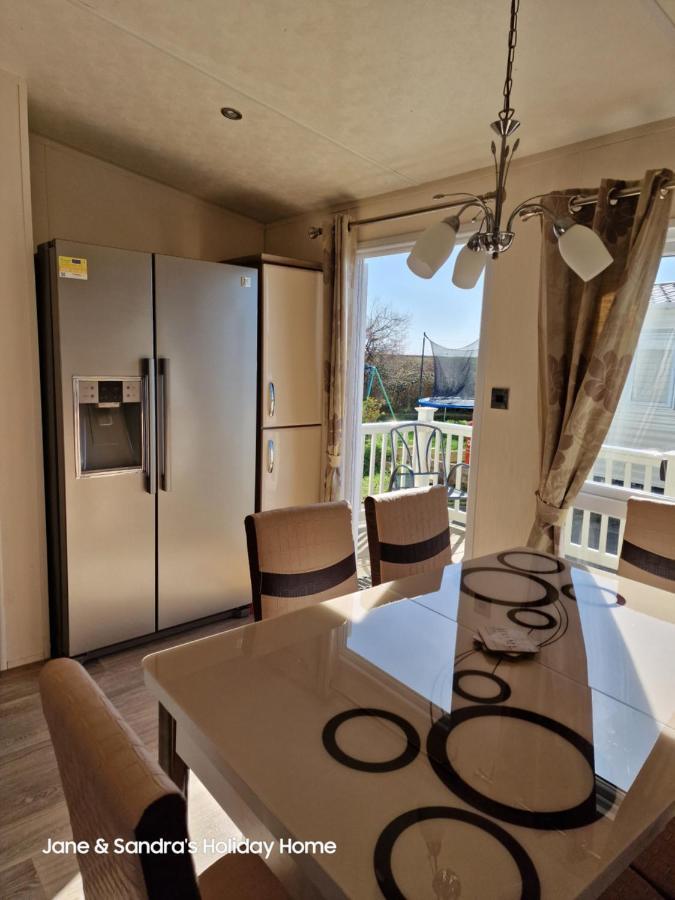 Privately Owned Stunning Caravan Seawick Holiday Park St Osyth Jaywick Sands Exterior foto